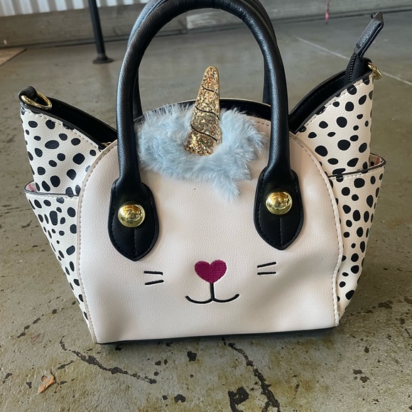 Luv Betsey by Betsey Johnson Unicorn Cat Polyurethane Crossbody Purse - Picture 4 of 10